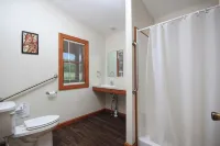 Quaint Lakeview Cabin