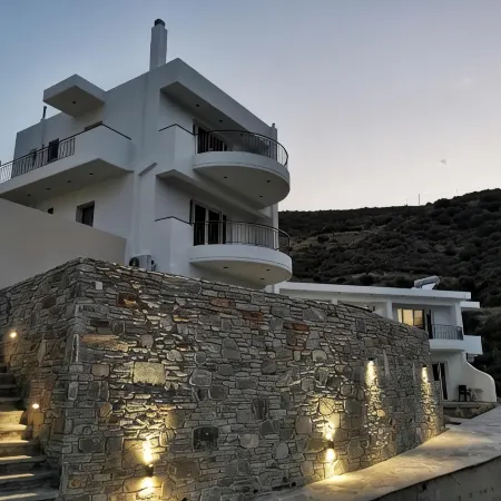 Heliopetra Sea View Studios