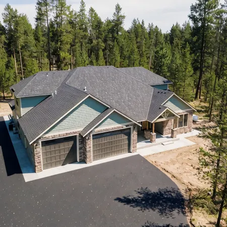 Custom home, 1.17 acres, 5 beds, 5 bath, sleeps 12+, Hot Tub, 80" TV, Pool Table