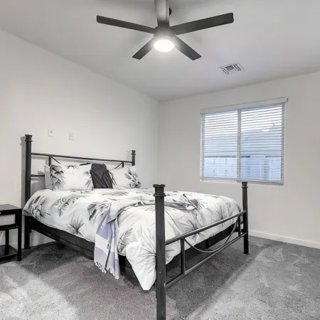 Estrella Mountain 5 Bdrm w/Views, Pool, and Games!