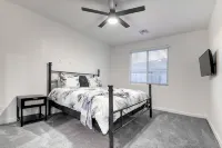 Estrella Mountain 5 Bdrm w/Views, Pool, and Games!