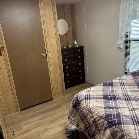 Lake Cumberland Retreat #1 near Somerset, Boat Ramps and Pet Friendly.