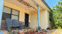 2-bedroom house in Satellite Beach I 4 Min Walk from the Beach