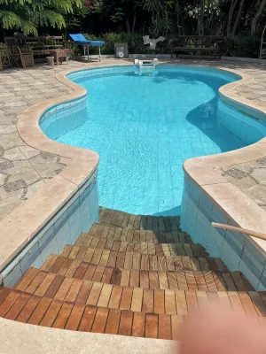 Villa Sarah, lush green and serine - مسبح خاص