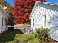 Charming 2-bedroom cottage in serene Erwin with AC, WiFi Hotels in Erwin