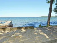 Fantastically situated vacation home for families & dogs, fenced, 200m to Lake Plau Hotels in Fünfseen