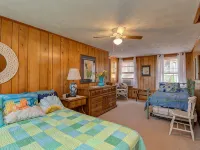 SUPERB VIEW BIG  SEBAGO LAKE WESTERN SIDE OF LAKE Hotels in Standish