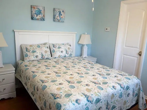 Pearl of the Sea, 1 Bdrm Condo, 2nd Floor, Heated Pool, 2 Min Walk to the Beach
