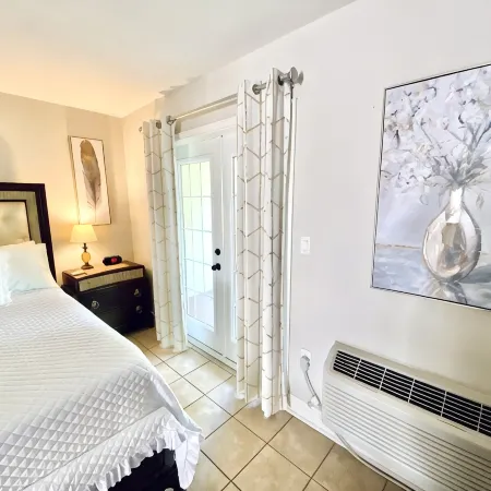 Condo in Waterfront Resort - Clearwater Beaches & Honeymoon Island, Free Bikes