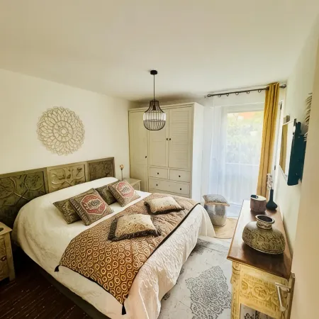 Résidence La Corniche, 70m2 apartment with full sea view, air-conditioning, wifi, garage.