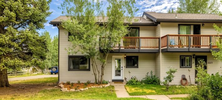 Prime Location Townhouse in EagleVail, perfect for Ski and Summer vacations Hotels in Eagle-Vail