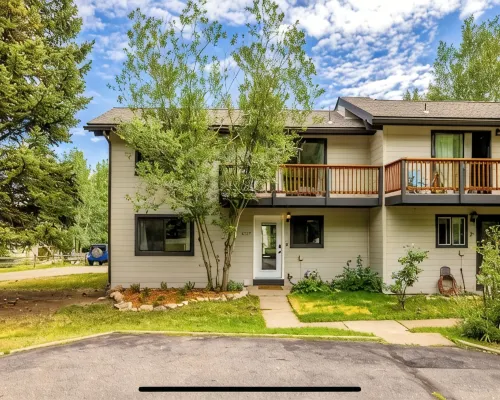 Prime Location Townhouse in EagleVail, perfect for Ski and Summer vacations Hotels in Eagle-Vail