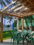 Papi’s Fish Camp, Private Beach Front House Near International Airport - 2성급