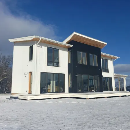 Lost River Solar - Modern 4Br+Lofts. Hot Tub w/Epic Views! Swim + Fish Pond!