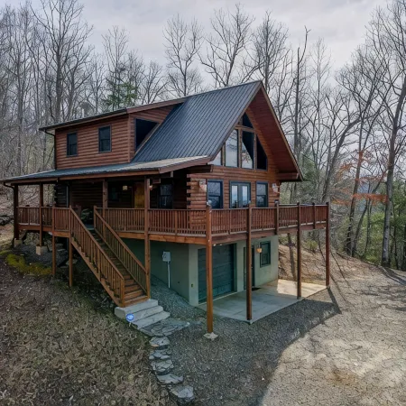 Enjoy the mountain view @ Panoramic Point a modern cabin w/Hot Tub+Wifi+Gameroom