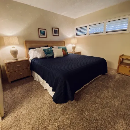 Popular Ground Floor Unit at OCEANFRONT RESORT in Kihei! Great rates.
