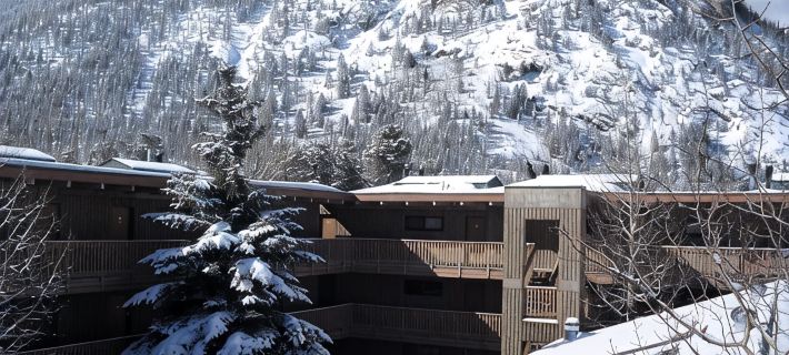 Centrally located to all Summit County winter and summer attractions! Hotels in Frisco