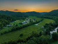 Furnished Glamping Tent/King Bed/Access to the Red River - Hallowed Horse - #2