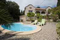 Character house with garden and swimming pool - 3-Star