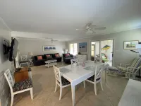 Walk to Bethany Beach, restaurants and CVS in under 10 minutes! Perfect for 8! Hotels in Bethany Beach