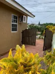 Studio bungalow WiFi/ Hot Water in flourishing Drax Hall - Homestays