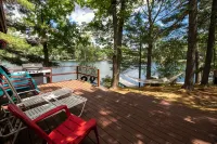 Classic Maine Cabin, Private Waterfront Easy Access to Nearby Amenities