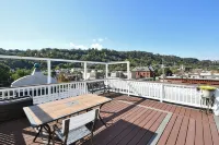 Breathtaking Spacious PGH Skyline Loft On Carson Street