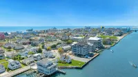 Edgewater Retreat - 3Bed/2Bath Condo w/ Deck Overlooking the Bay & Parking - 4 ดาว