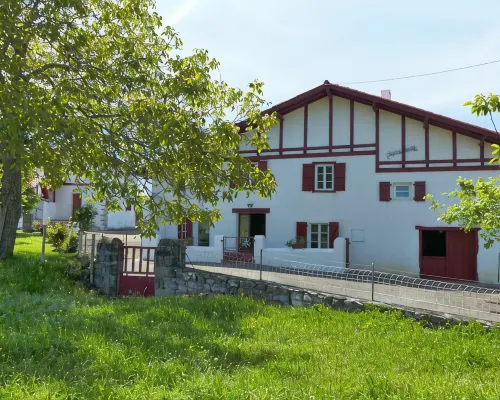 House of character in the heart of the Basque Country in Ossès Hôtels à : Ossès