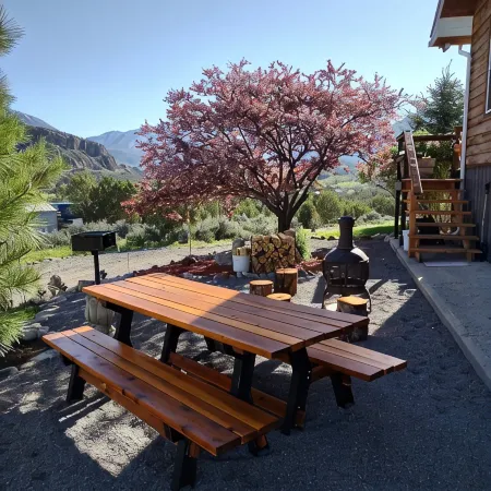 Blue Jay Inn Getaway with amazing views and wildlife