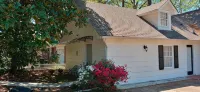 Magnolia Suite Vacation Home -Private Entry, Old Canton N. Jackson