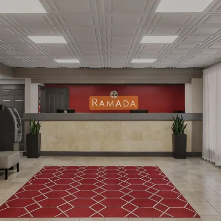 Cozy condotel with King Bed, WiFi, great pool, fitness room and much more!