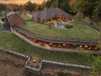 NEW! Mountainside Luxury Cottage 1—LOCATION! LOCATION! - 4-Star