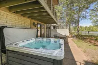 Modern Lake House w/ Hot Tub, Game Room & Relaxing Views - Badekar