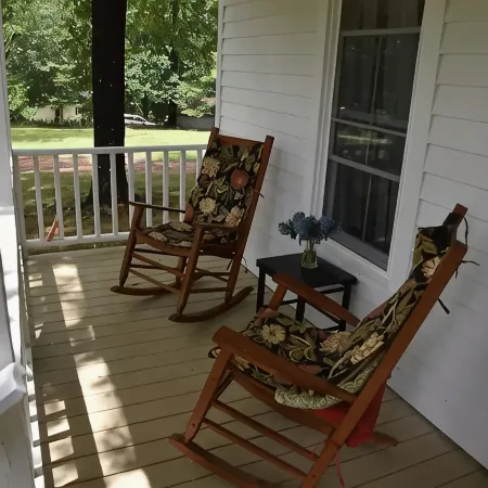 Small 1897 Farm House, super cozy on two acres