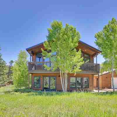 Mtn Modern Home w/ Views, Private Hot Tub + Fantastic Location Hotel Exterior