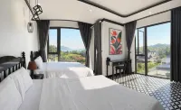 Green Homestay - Pools
