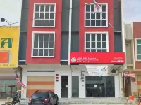 3 BDR shoplot style homestay Yong Peng three rooms. Hotels in Yong Peng