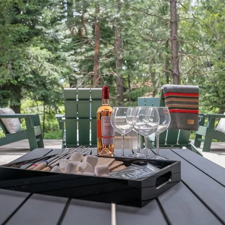 Luxury, Private Suncadia NEW Build, 4 KING SUITES, Bunk Room, Hot tub, Game Room