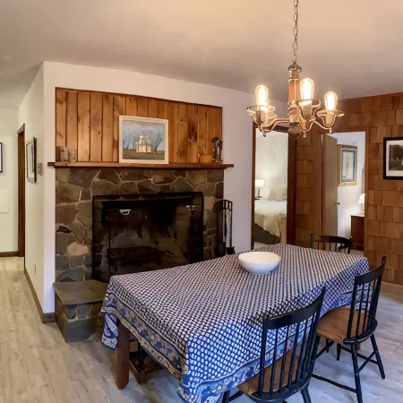 Private Wooded Retreat close to Cornell