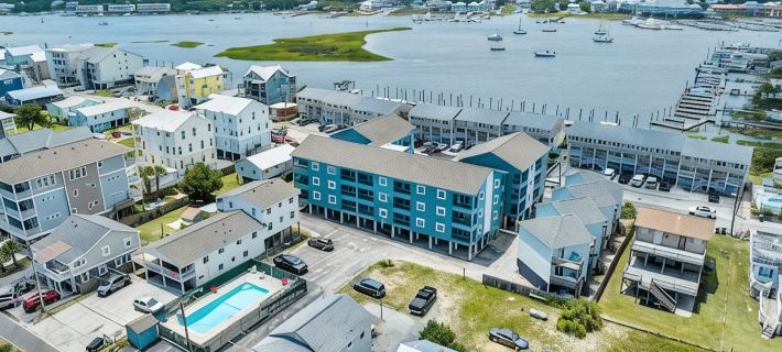 Top Floor 2 Bdrm/2 Bath Condo at Ocean Harbor! - Linens Included! Hotels in Federal Point