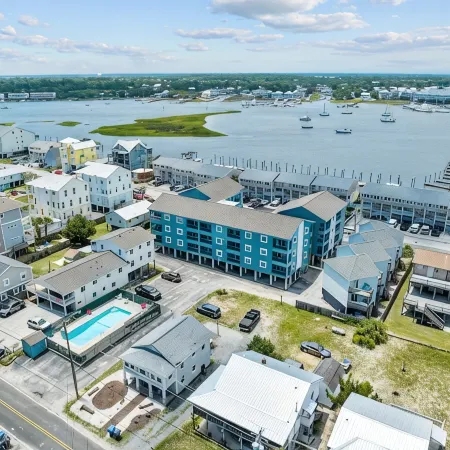 Top Floor 2 Bdrm/2 Bath Condo at Ocean Harbor! - Linens Included!