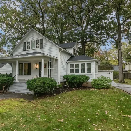 Historic home in the Village of Lewiston - short walk to dining, concerts, river