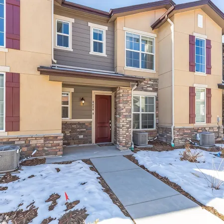 Luxury Brand New Townhouse, family and pet friendly