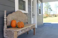 Farmhouse - Family Favorite on 220-acres - Homestays