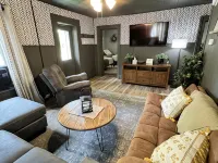 Newly remodeled luxury first floor apartment. Minutes away from SUNY Potsdam! Hotels in Potsdam