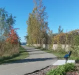 Vintage charm, modern comfort! Lakeshore retreat 3 mins to the beach! - 3-Star