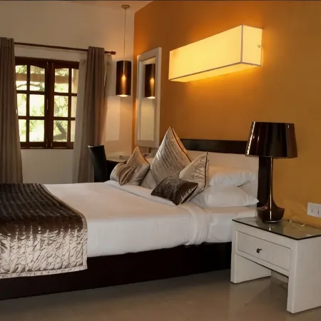 Coconut Grove Beach Resort Отели в г. Элмина