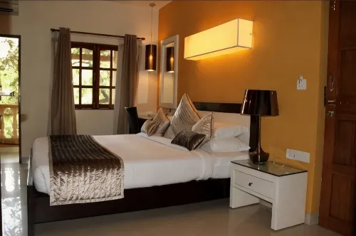 Coconut Grove Beach Resort - breakfast