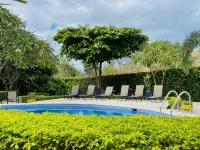 Modern beach Villa - Property can accommodate up to 16 pp - close to the beach - Villas